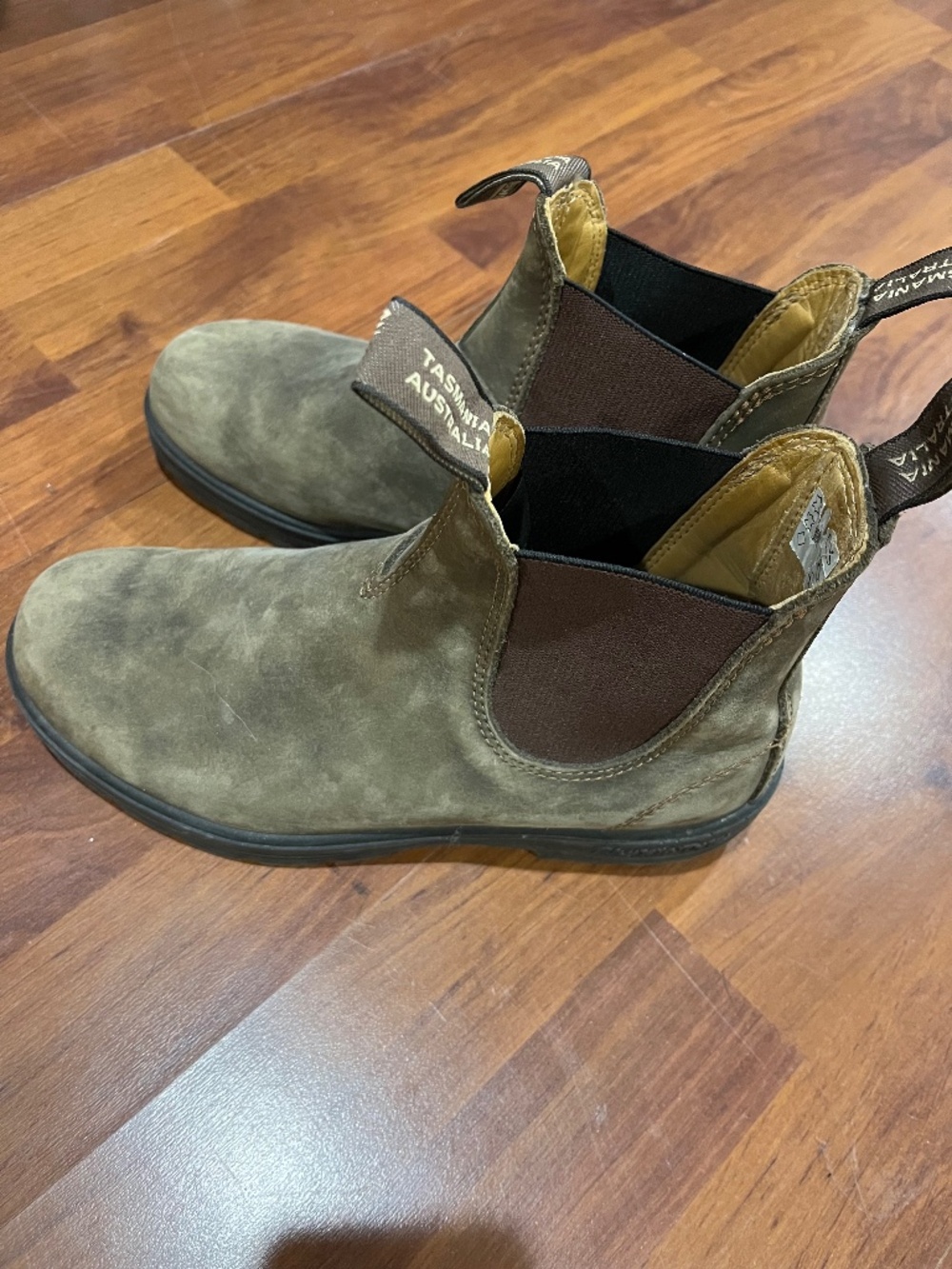 Blundstones